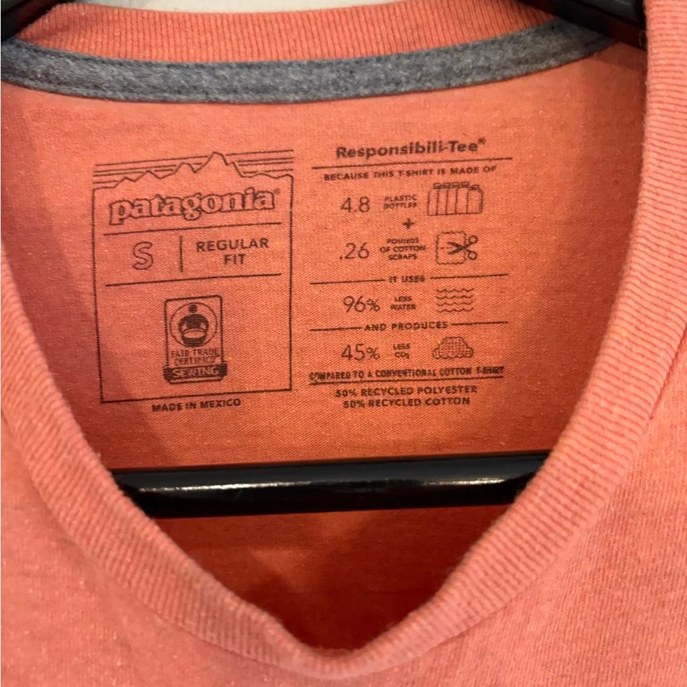 Patagonia salmon Coral Short Sleeve Tee size small